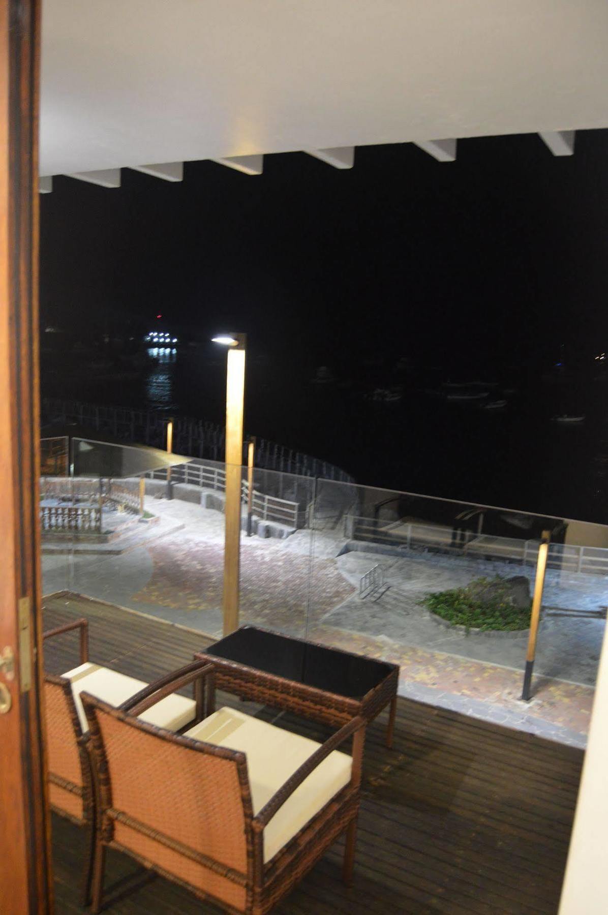 Galapagos Sunset Hotel 巴克里索莫雷诺港 外观 照片